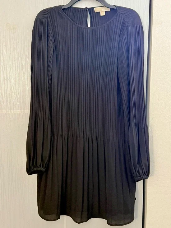 Michael Michael Kors Black Pleated Long Sleeve Mini Keyhole Back Flowy XS Dress - Picture 2 of 7